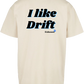 Clásica camiseta de color White/Sand extra larga con la frase I like drift en color (negro y azul) impreso en la parte trasera. Llamarás la atención en cada curva.